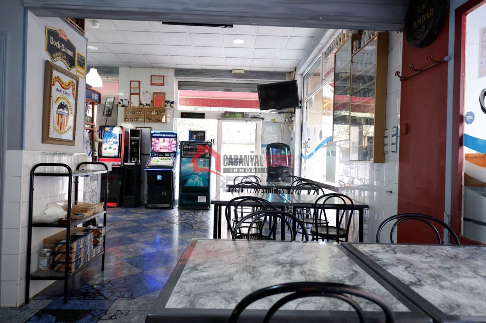 Commercieel te koop in Valencia stad - € 265.000 (Ref: 9363280)