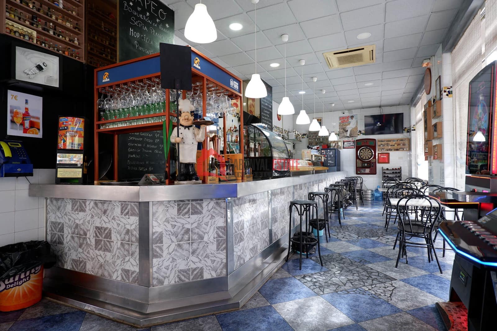 Commercieel te koop in Valencia stad - € 265.000 (Ref: 9363280)