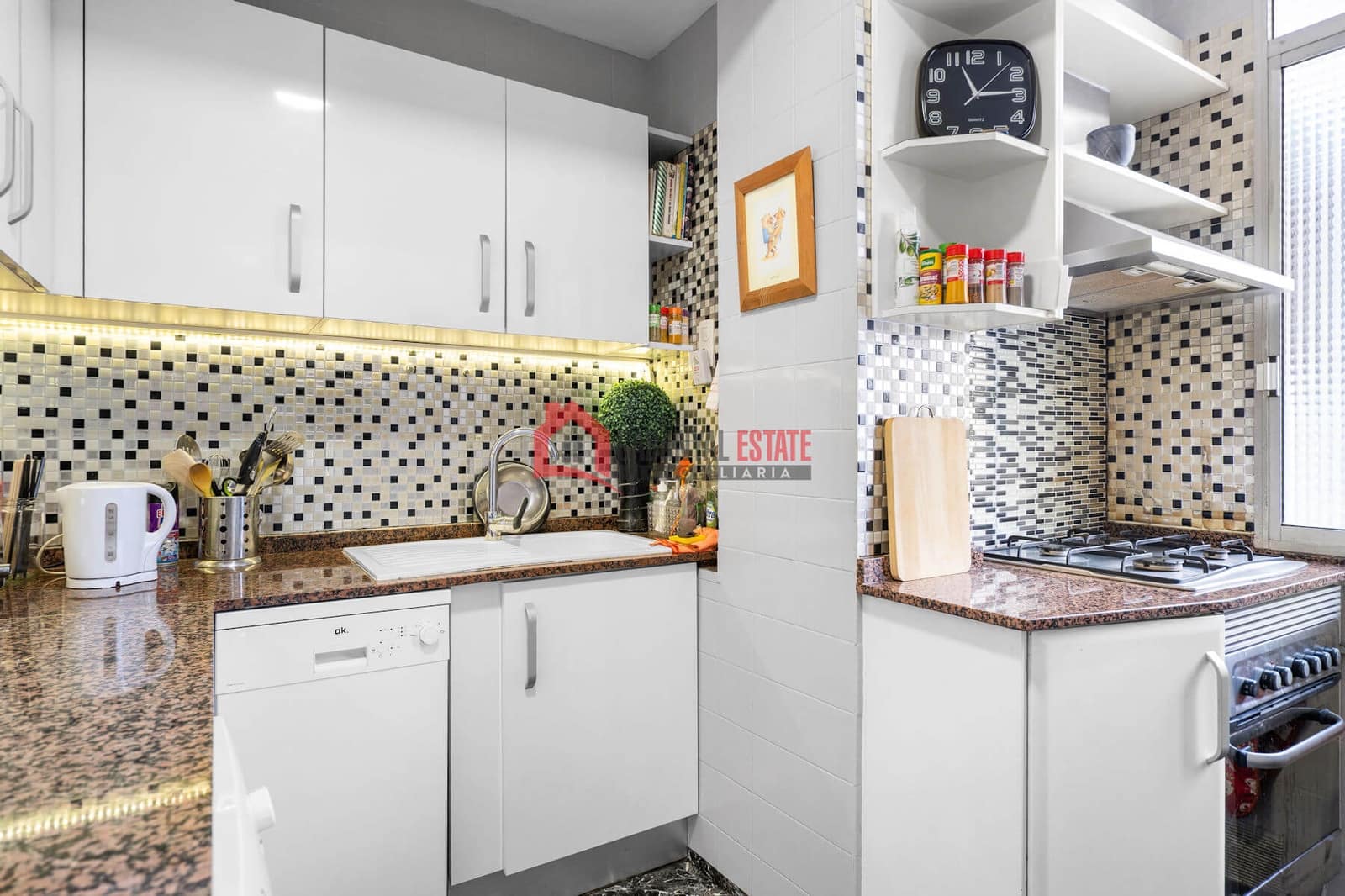 4 sypialnia Apartament na sprzedaż w Miasto Walencja z garażem - 448 000 € (Ref: 9380121)