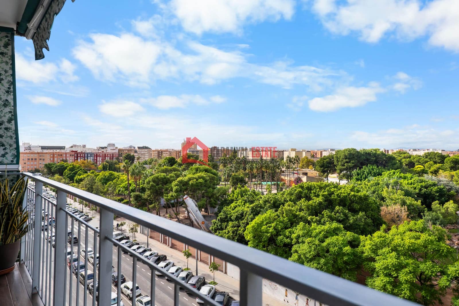 4 sypialnia Apartament na sprzedaż w Miasto Walencja z garażem - 448 000 € (Ref: 9380121)