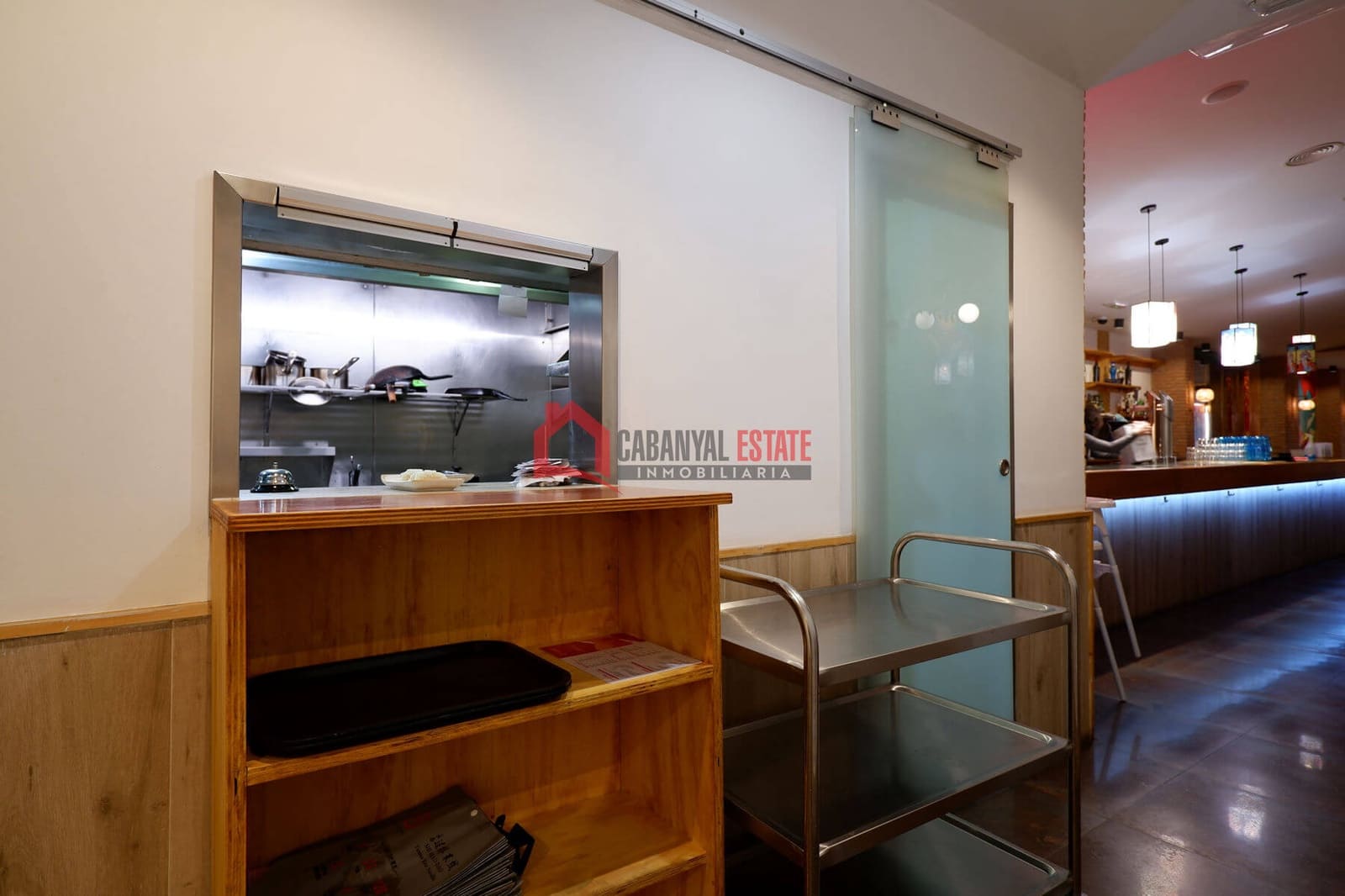 Commercial for rent in Valencia city - € 2,600 (Ref: 9436611)