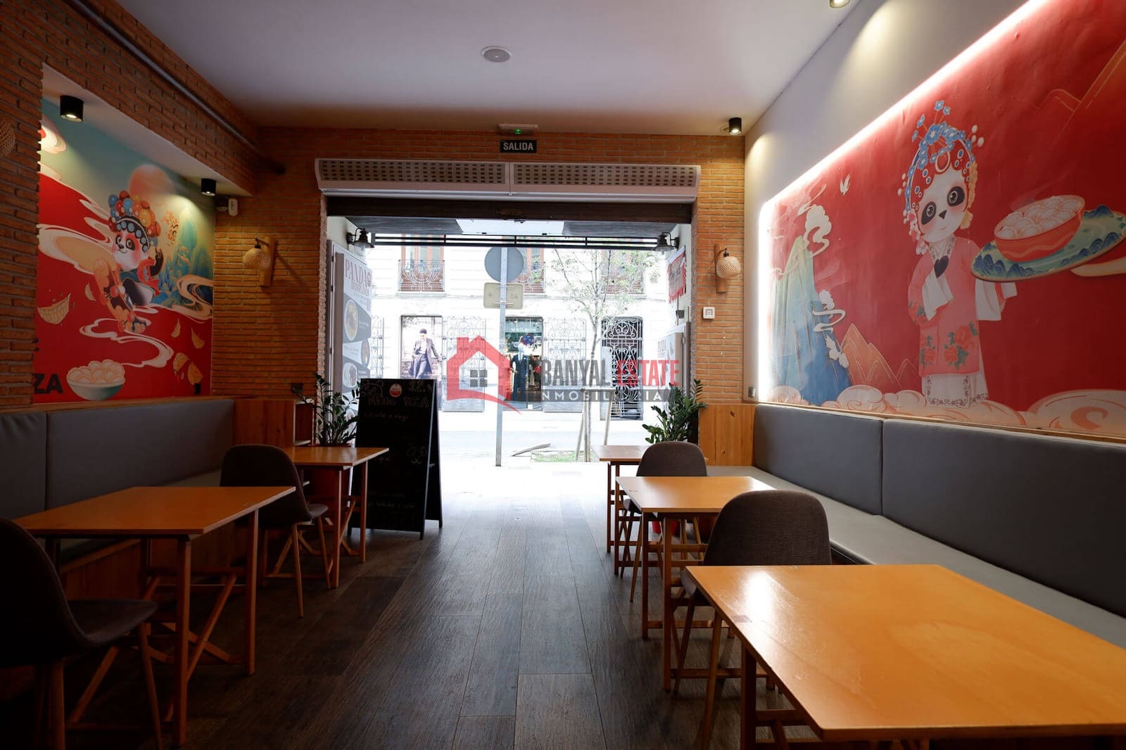 Commercial for rent in Valencia city - € 2,600 (Ref: 9436611)