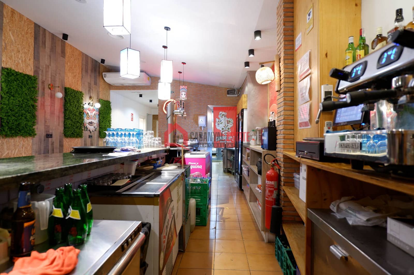 Commercial for rent in Valencia city - € 2,600 (Ref: 9436611)