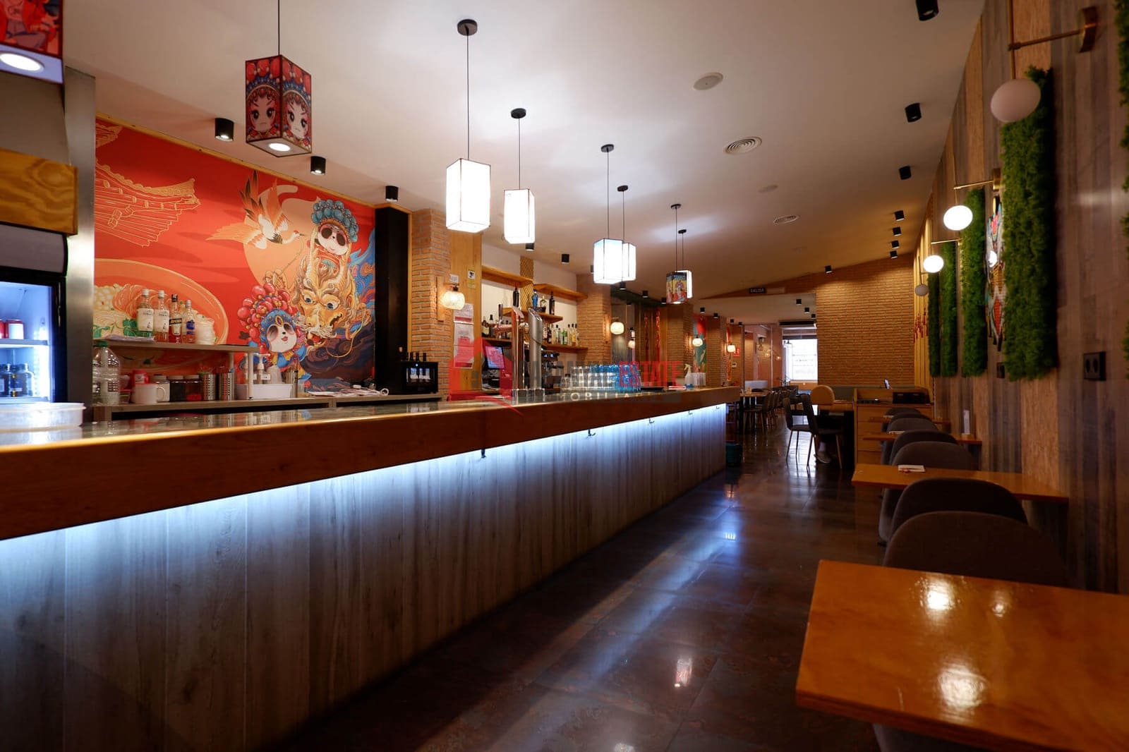 Commercial for rent in Valencia city - € 2,600 (Ref: 9436611)