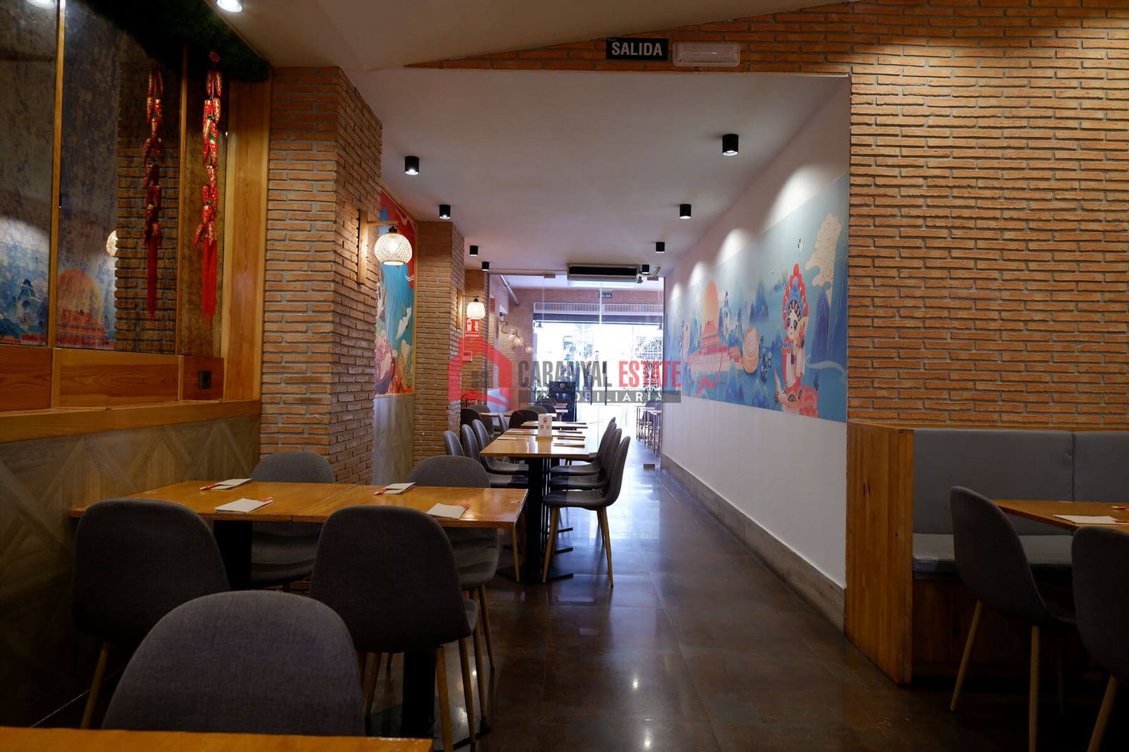 Commercial for rent in Valencia city - € 2,600 (Ref: 9436611)