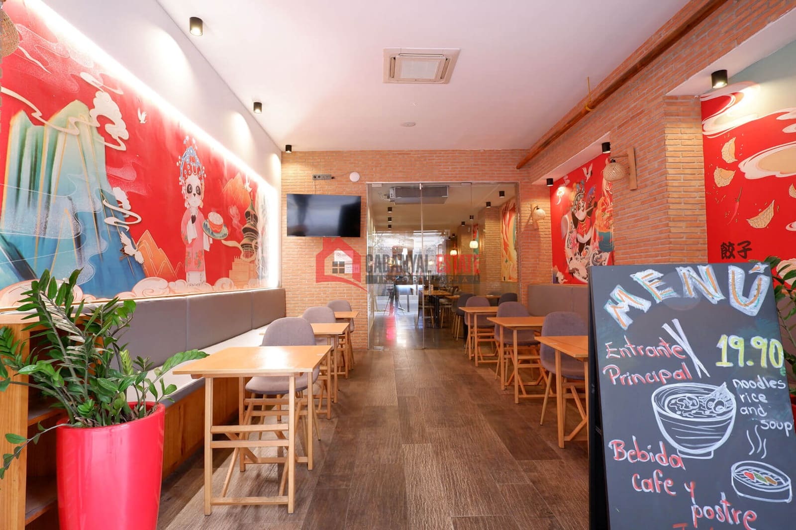 Commercial for rent in Valencia city - € 2,600 (Ref: 9436611)