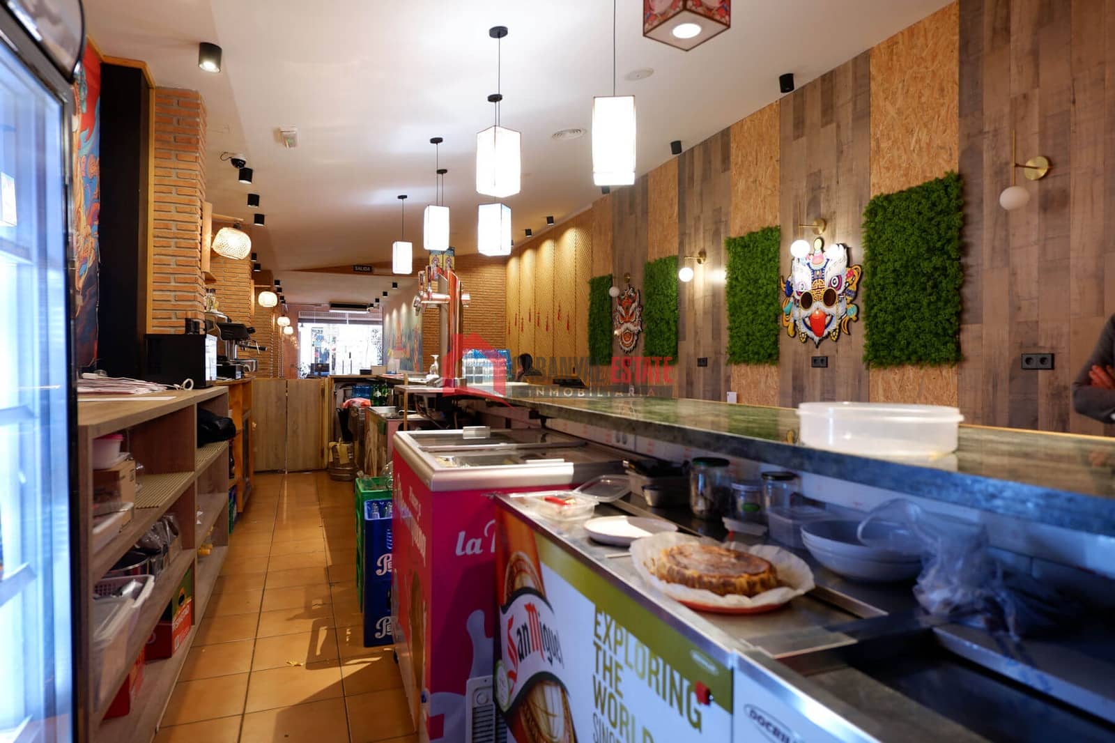 Commercial for rent in Valencia city - € 2,600 (Ref: 9436611)