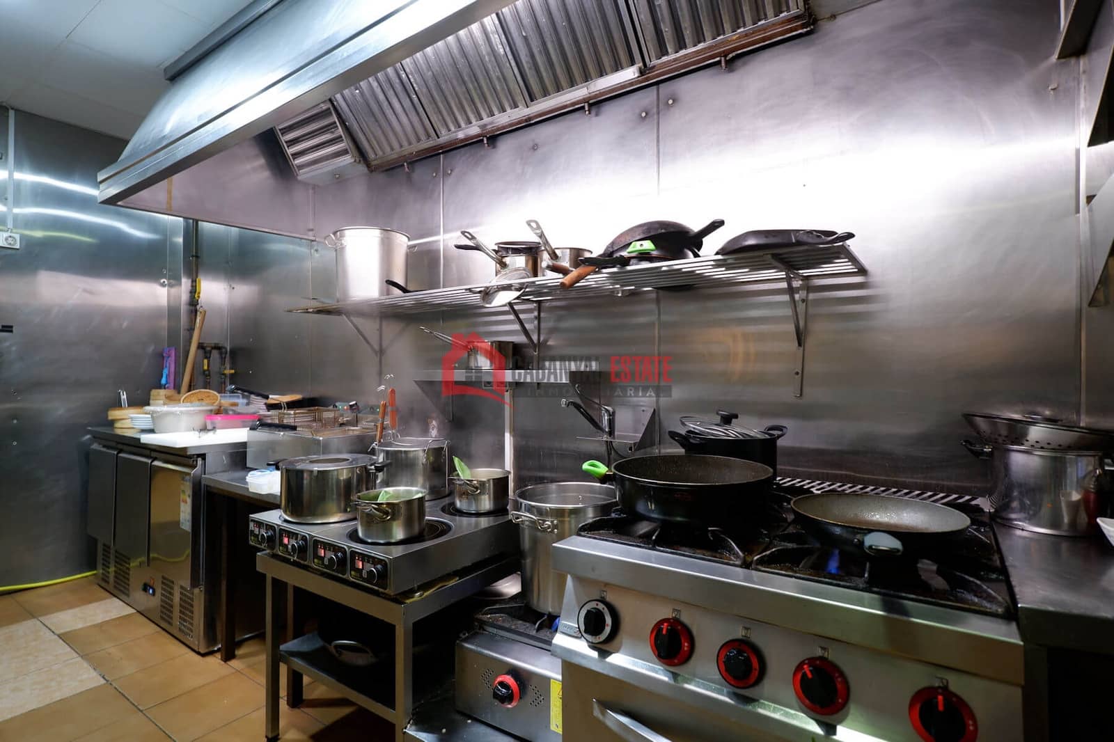 Commercial for rent in Valencia city - € 2,600 (Ref: 9436611)