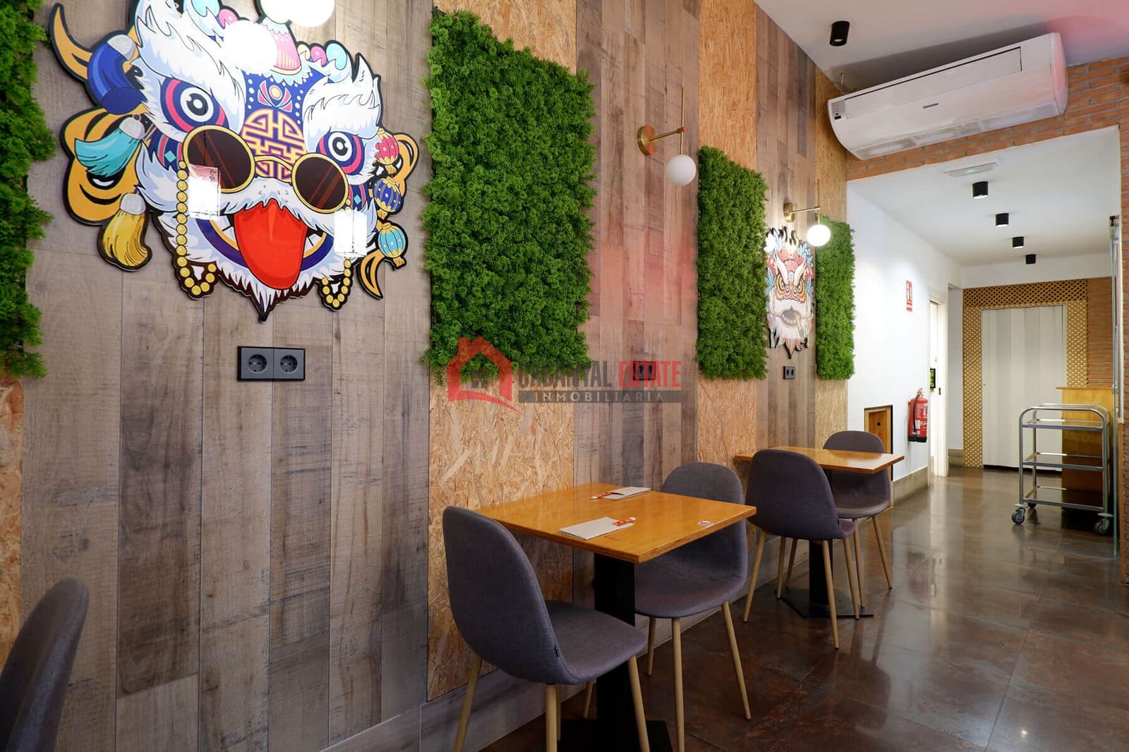 Commercial for rent in Valencia city - € 2,600 (Ref: 9436611)