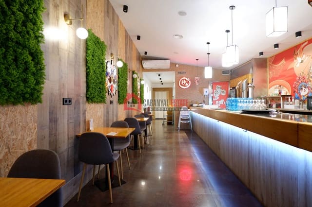 Commercieel te huur in L'Eixample, Valencia stad - € 2.600 (Ref: 9436611)