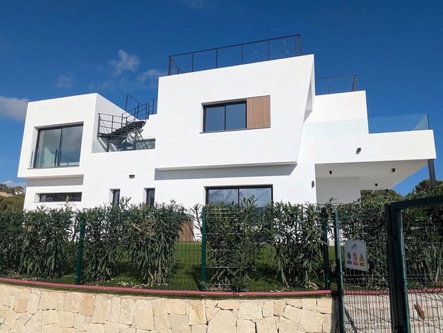 3 bedroom Villa for sale in Calpe / Calp with pool garage - € 925,000 (Ref: 9441665)