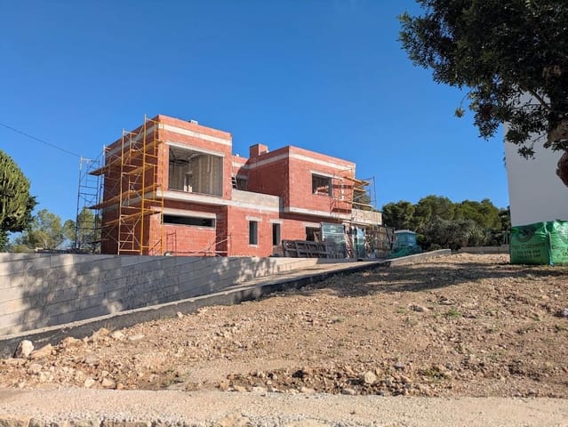 3 bedroom Villa for sale in Calpe / Calp with pool garage - € 925,000 (Ref: 9441665)