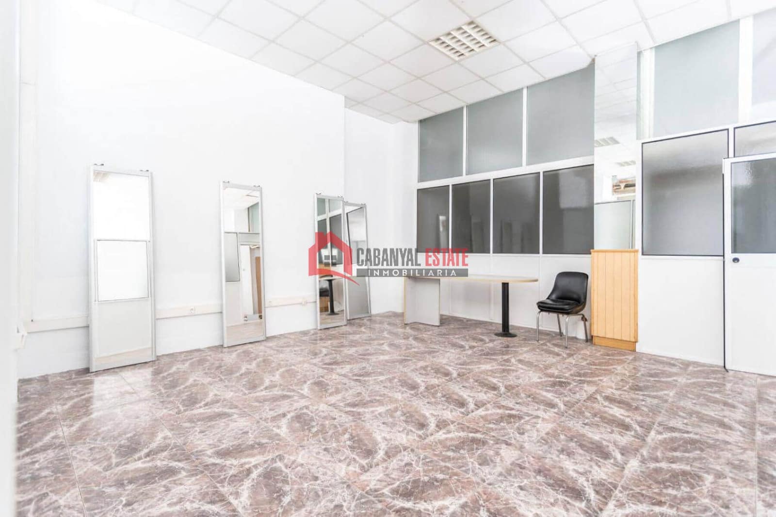 Commercial for sale in Valencia city - € 168,000 (Ref: 9485046)