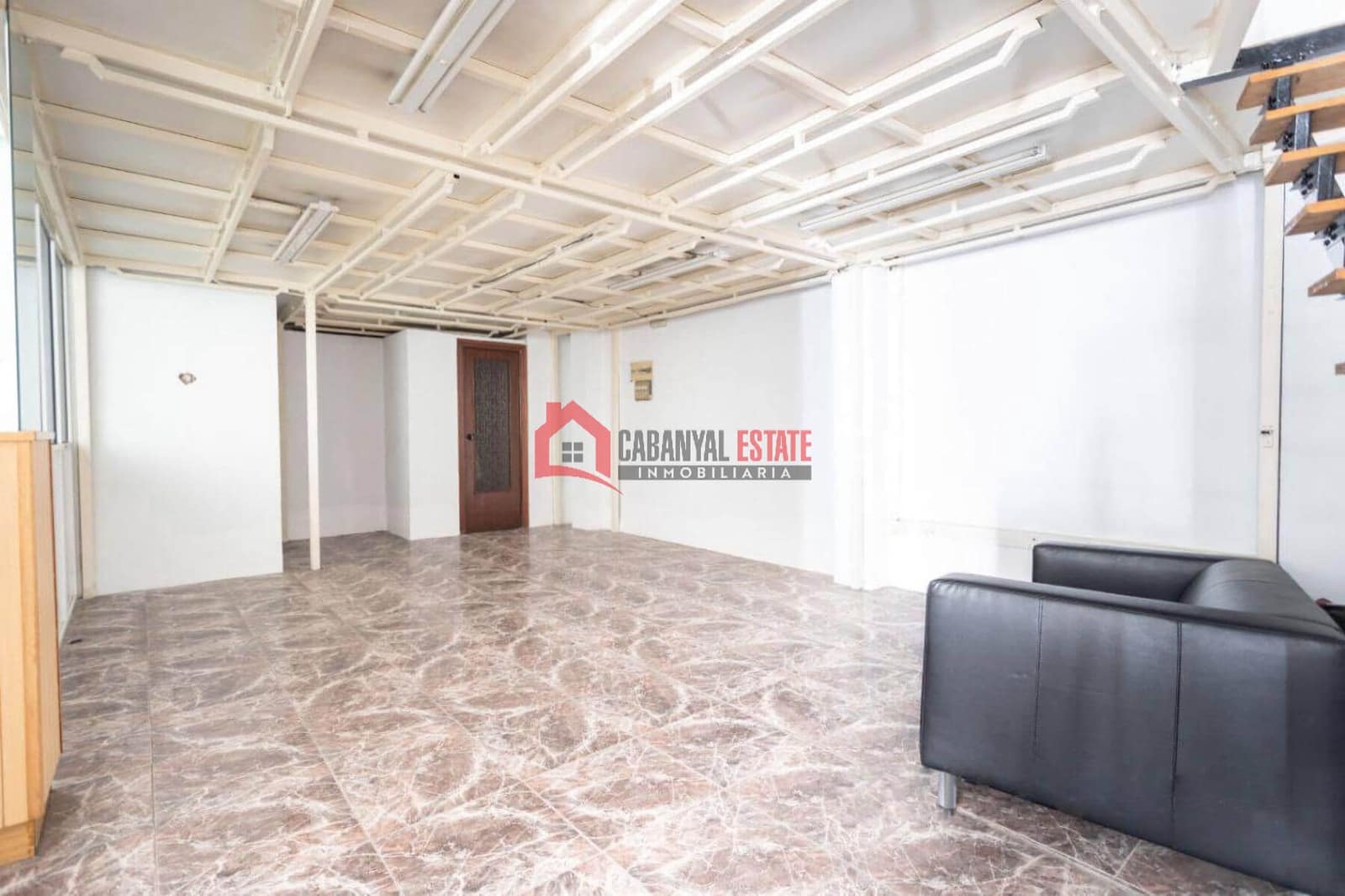 Commercial for sale in Valencia city - € 168,000 (Ref: 9485046)