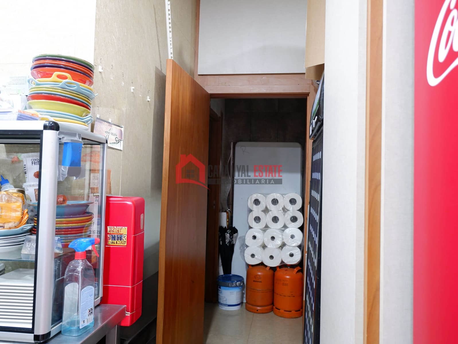 Commercial for rent in Valencia city - € 1,400 (Ref: 9610157)