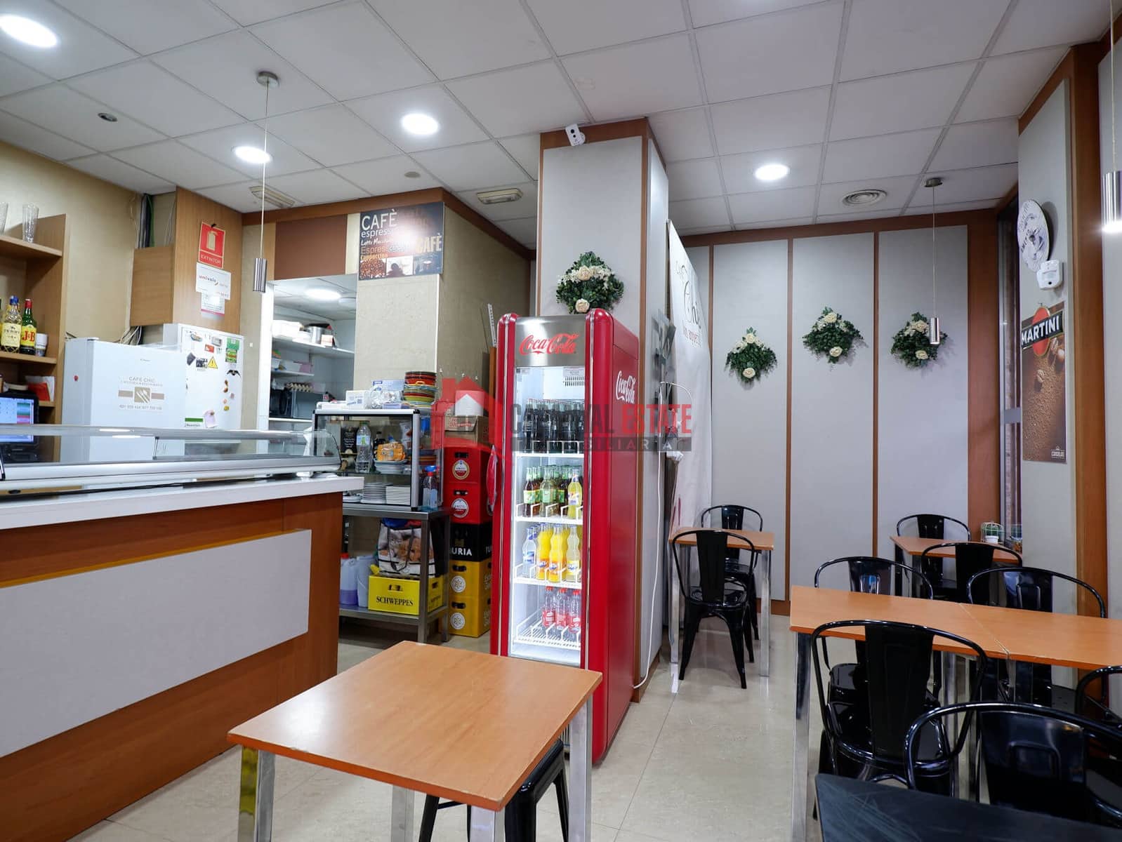 Commercial for rent in Valencia city - € 1,400 (Ref: 9610157)