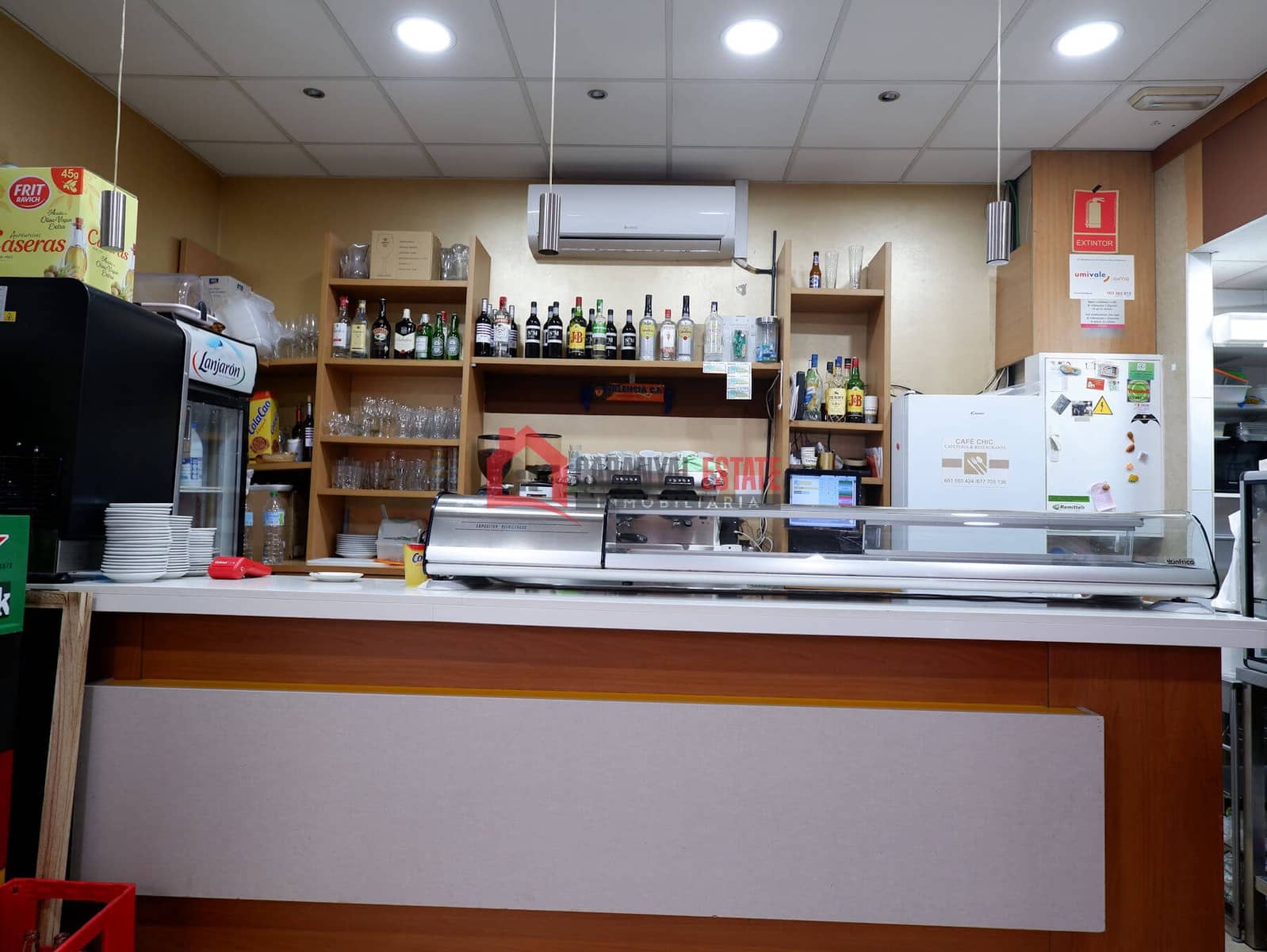 Commercial for rent in Valencia city - € 1,400 (Ref: 9610157)