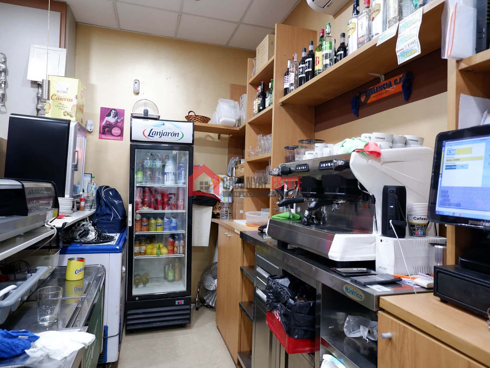 Commercial for rent in Valencia city - € 1,400 (Ref: 9610157)