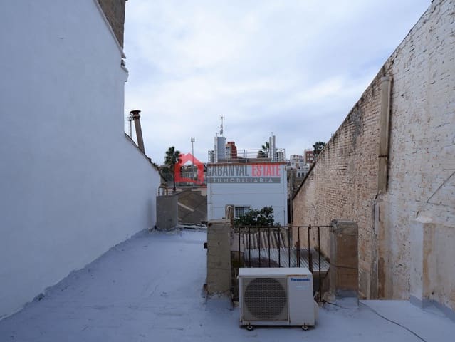 2 soverom Rekkehus til salgs i Cabanyal-Canyamelar, Valencia by - € 795 000 (Ref: 9683393)