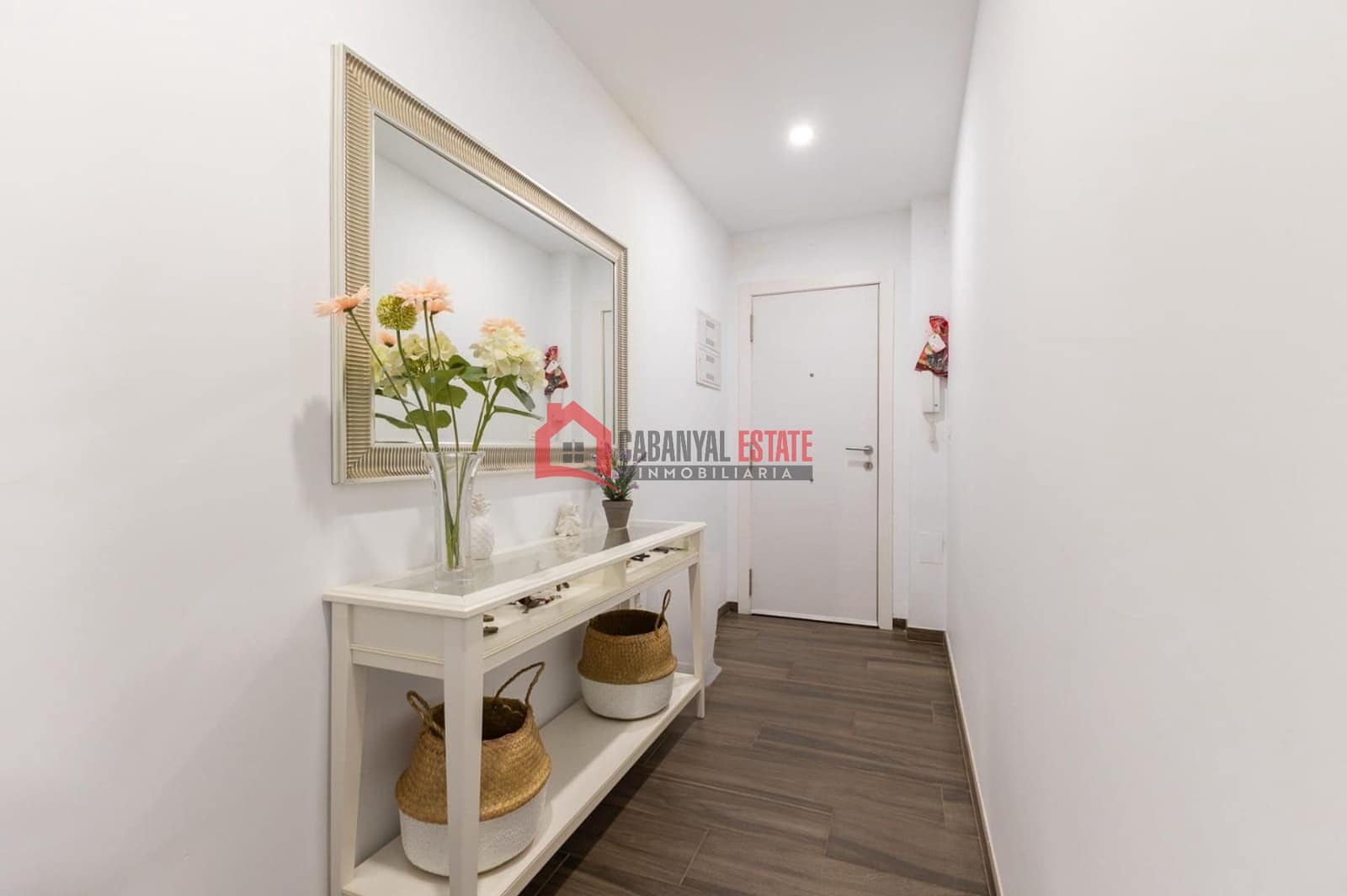 2 bedroom Apartment for rent in Valencia city - € 1,800 (Ref: 9703255)