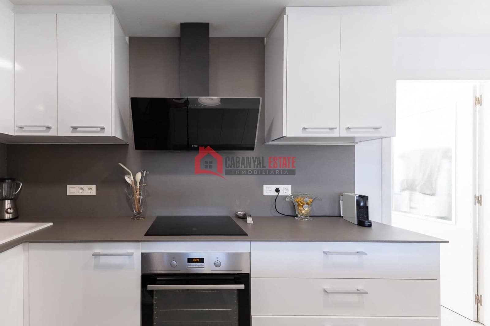 2 bedroom Apartment for rent in Valencia city - € 1,800 (Ref: 9703255)