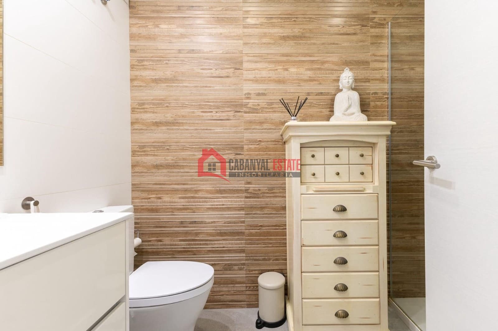 2 bedroom Apartment for rent in Valencia city - € 1,800 (Ref: 9703255)