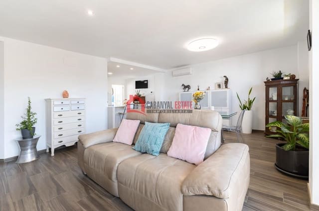 2 bedroom Apartment for rent in Cabanyal-Canyamelar, Valencia city - € 1,800 (Ref: 9703255)