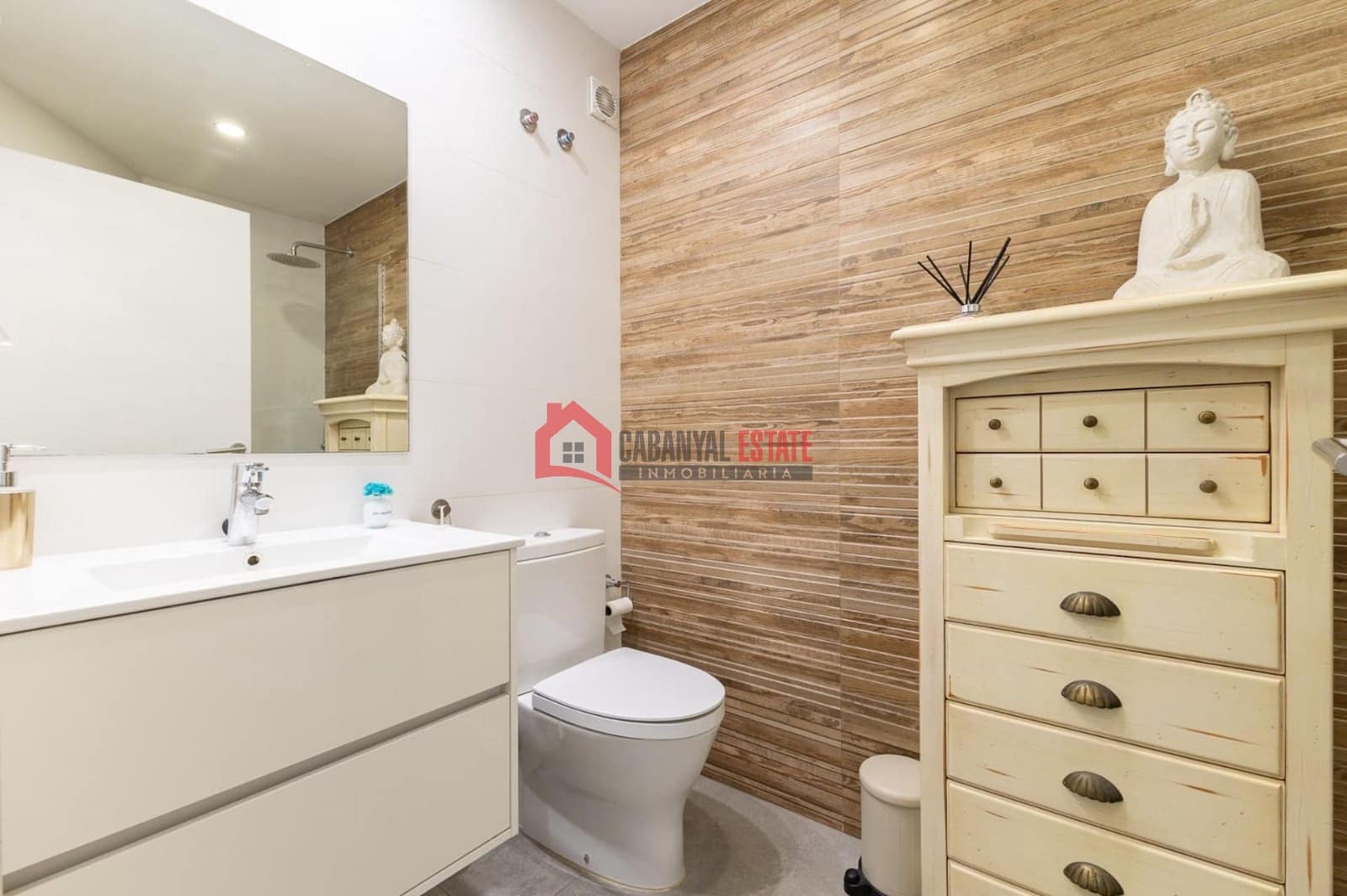 2 bedroom Apartment for rent in Valencia city - € 1,800 (Ref: 9703255)