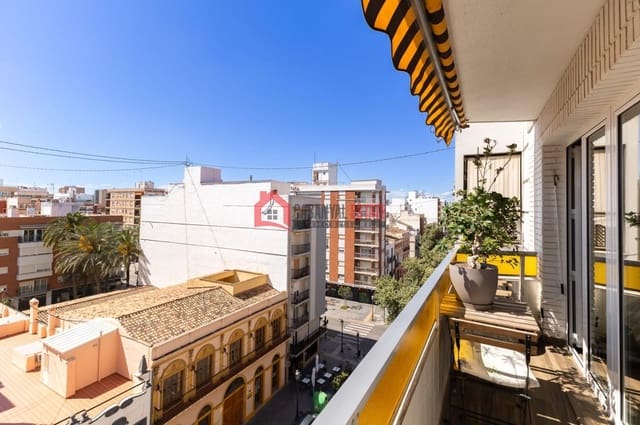 2 bedroom Apartment for rent in Cabanyal-Canyamelar, Valencia city - € 1,800 (Ref: 9703255)