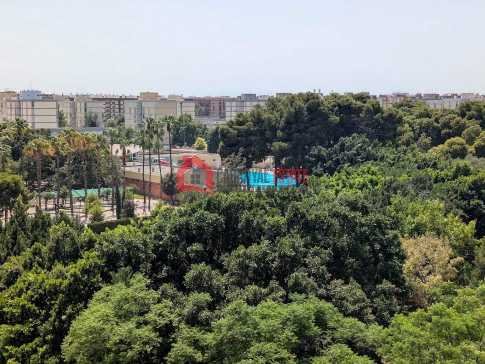 4 bedroom Apartment for sale in Valencia city with garage - € 369,000 (Ref: 9850424)