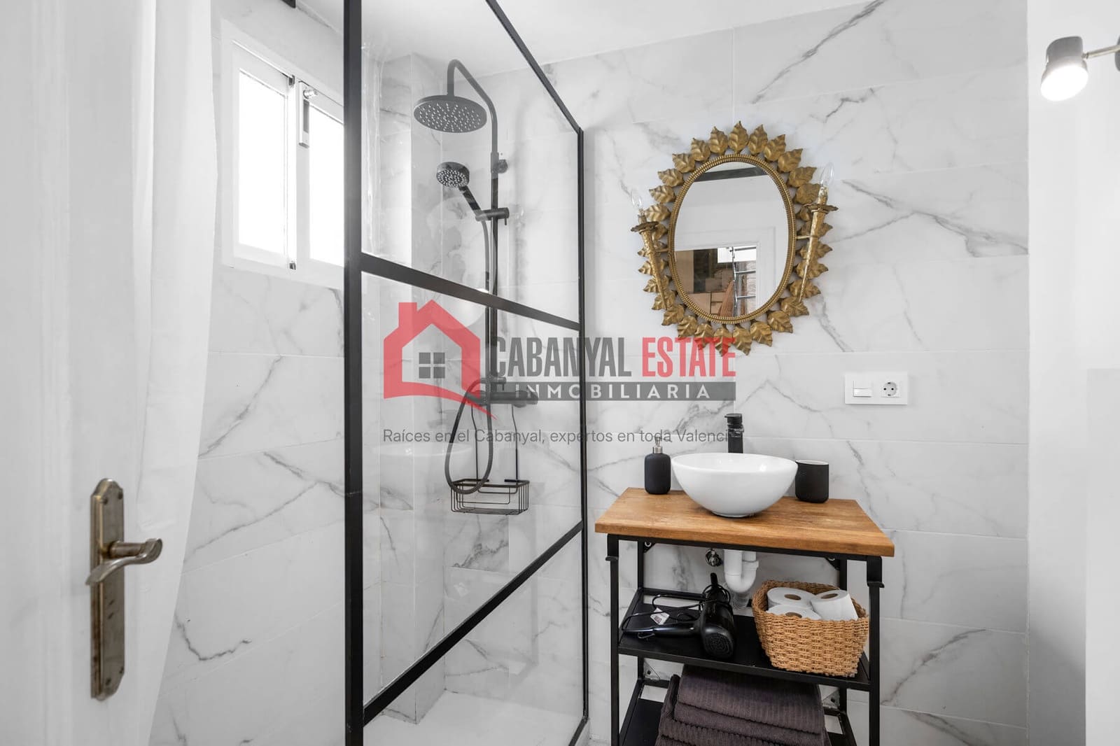2 slaapkamer Appartement te koop in Valencia stad - € 335.000 (Ref: 9856276)