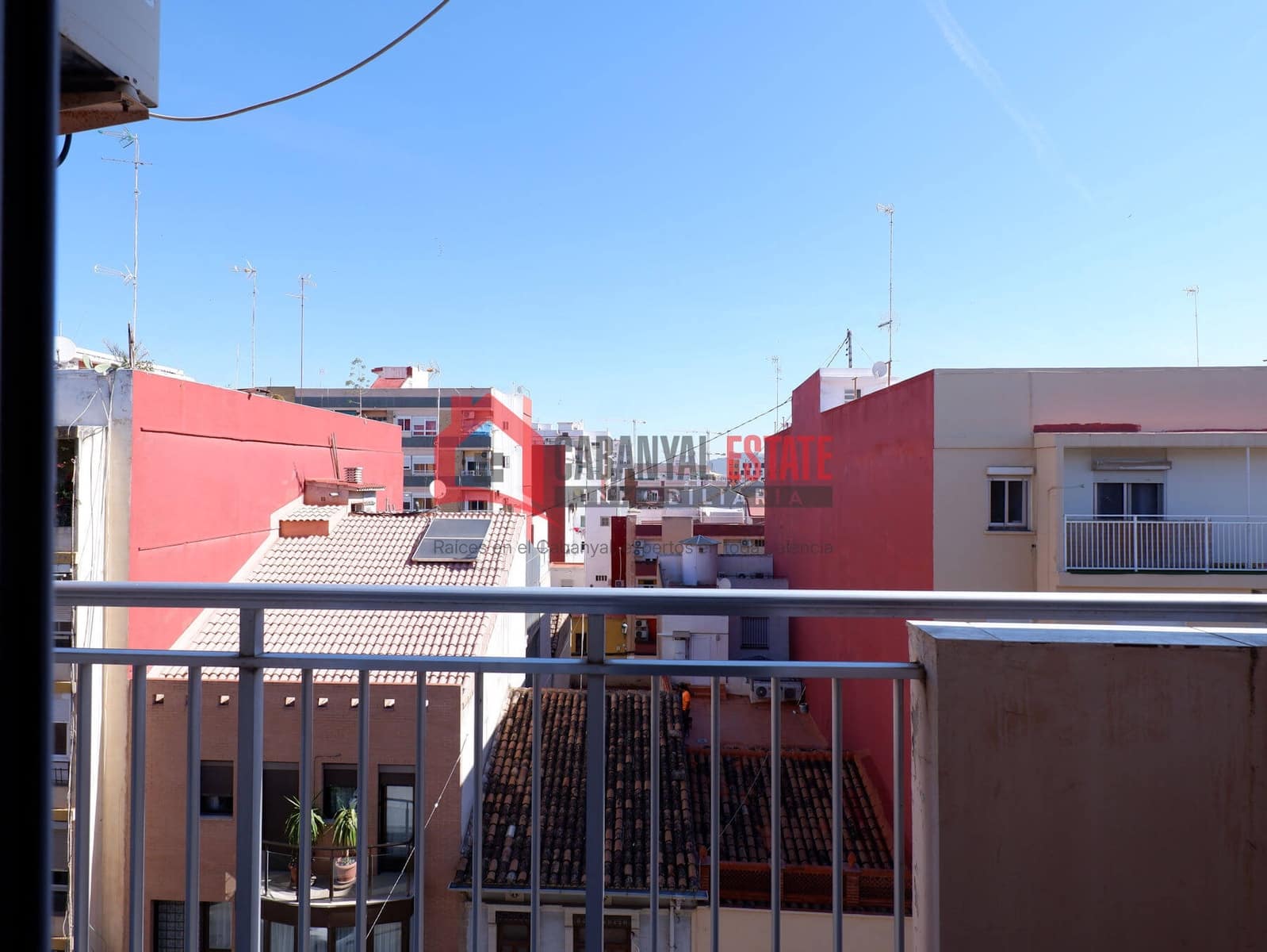 3 bedroom Apartment for rent in Valencia city - € 1,300 (Ref: 9861464)