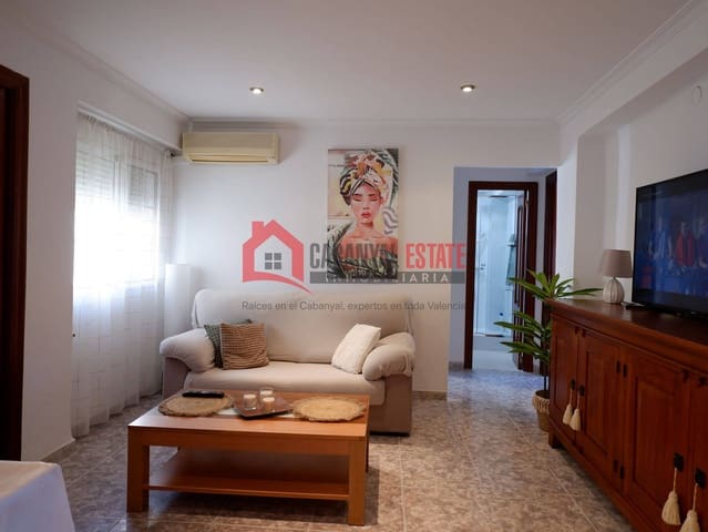 3 bedroom Apartment for rent in Cabanyal-Canyamelar, Valencia city - € 1,300 (Ref: 9861464)