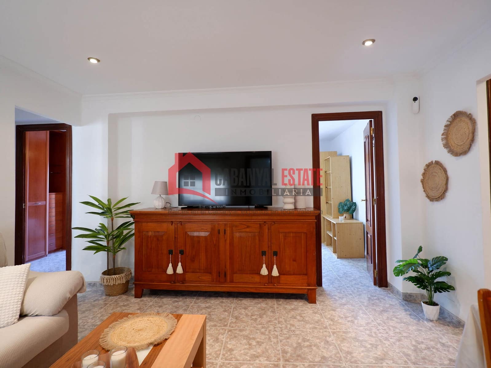 3 bedroom Apartment for rent in Valencia city - € 1,300 (Ref: 9861464)