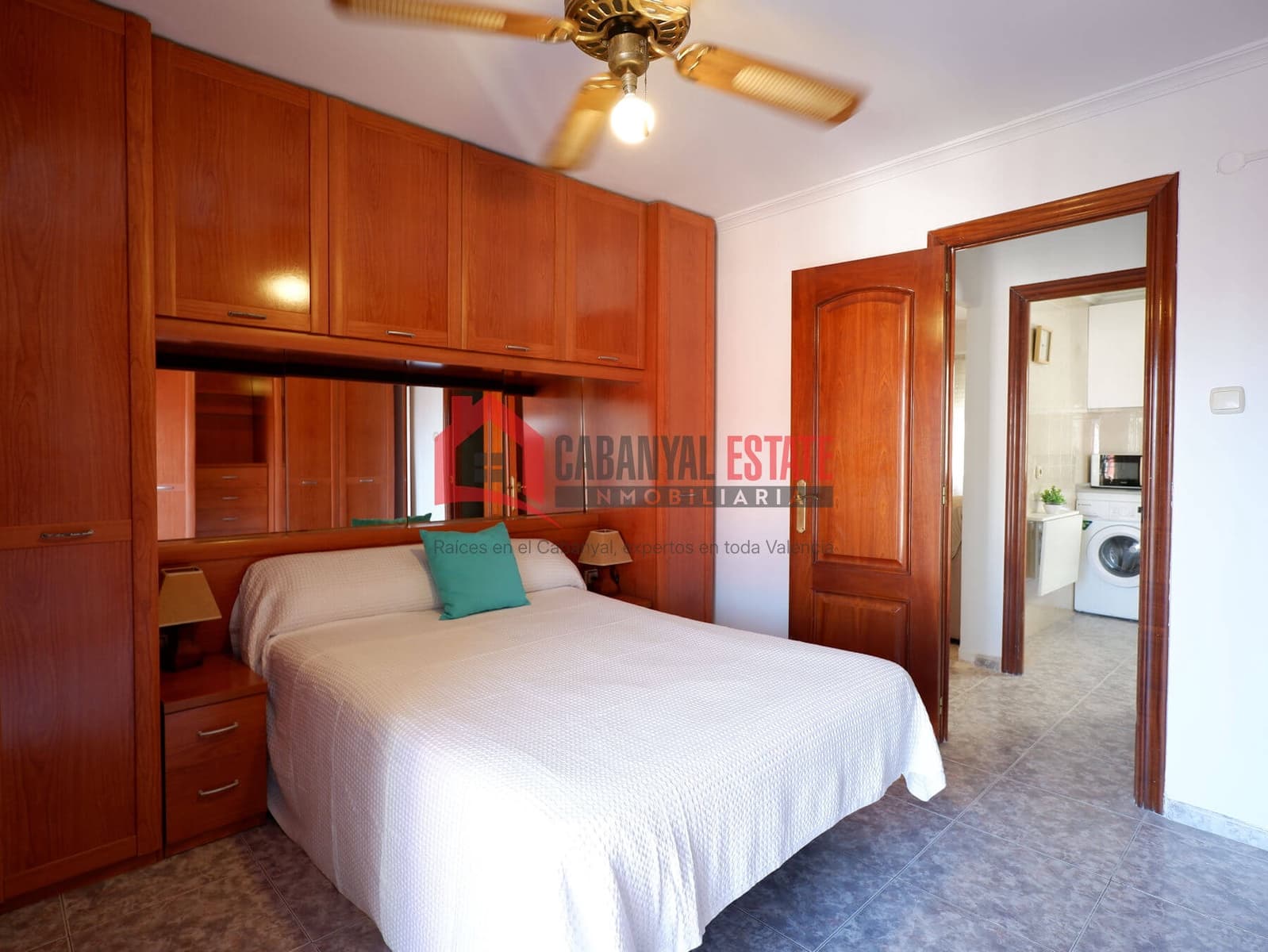 3 bedroom Apartment for rent in Valencia city - € 1,300 (Ref: 9861464)