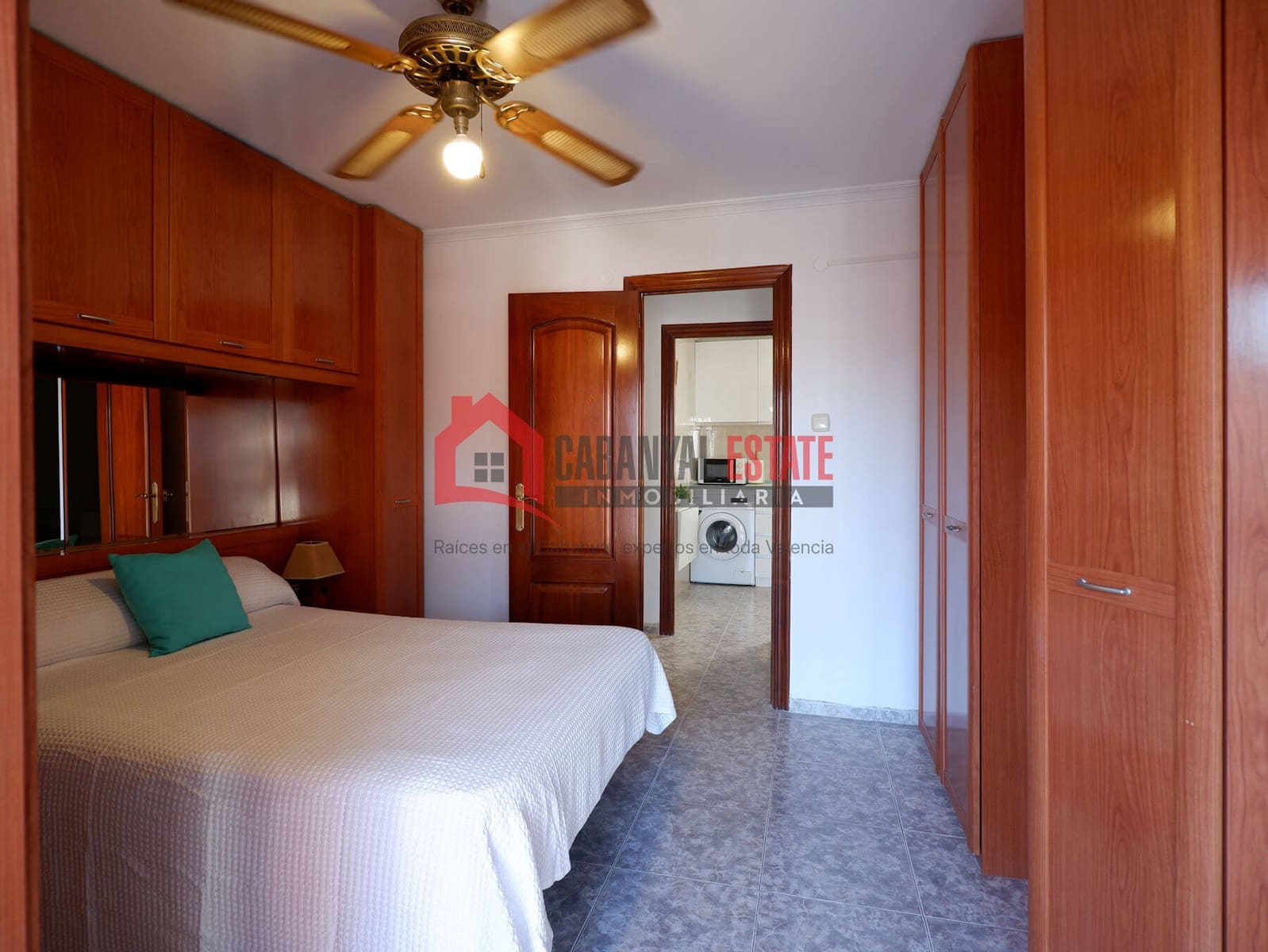 3 bedroom Apartment for rent in Valencia city - € 1,300 (Ref: 9861464)