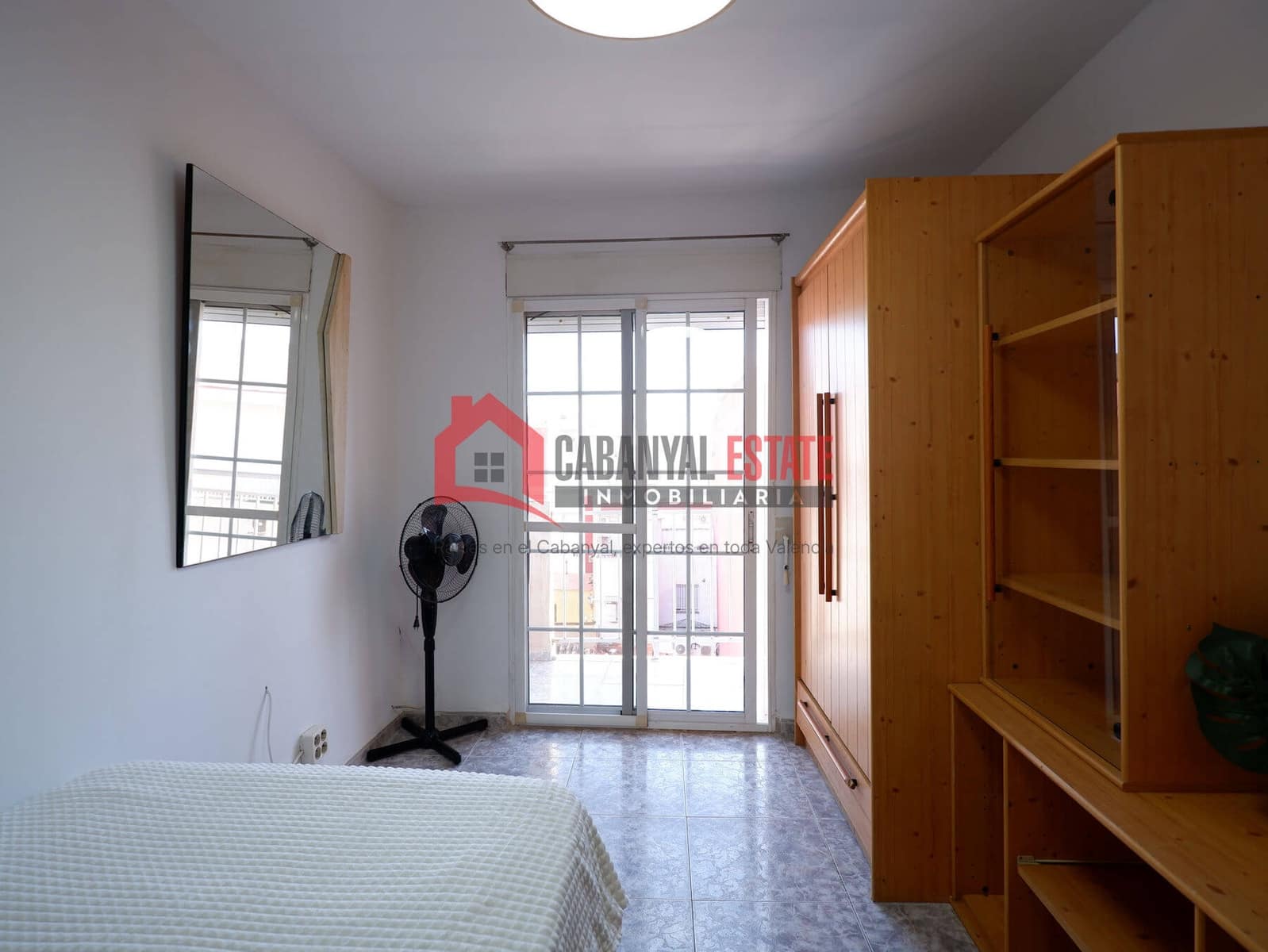 3 bedroom Apartment for rent in Valencia city - € 1,300 (Ref: 9861464)