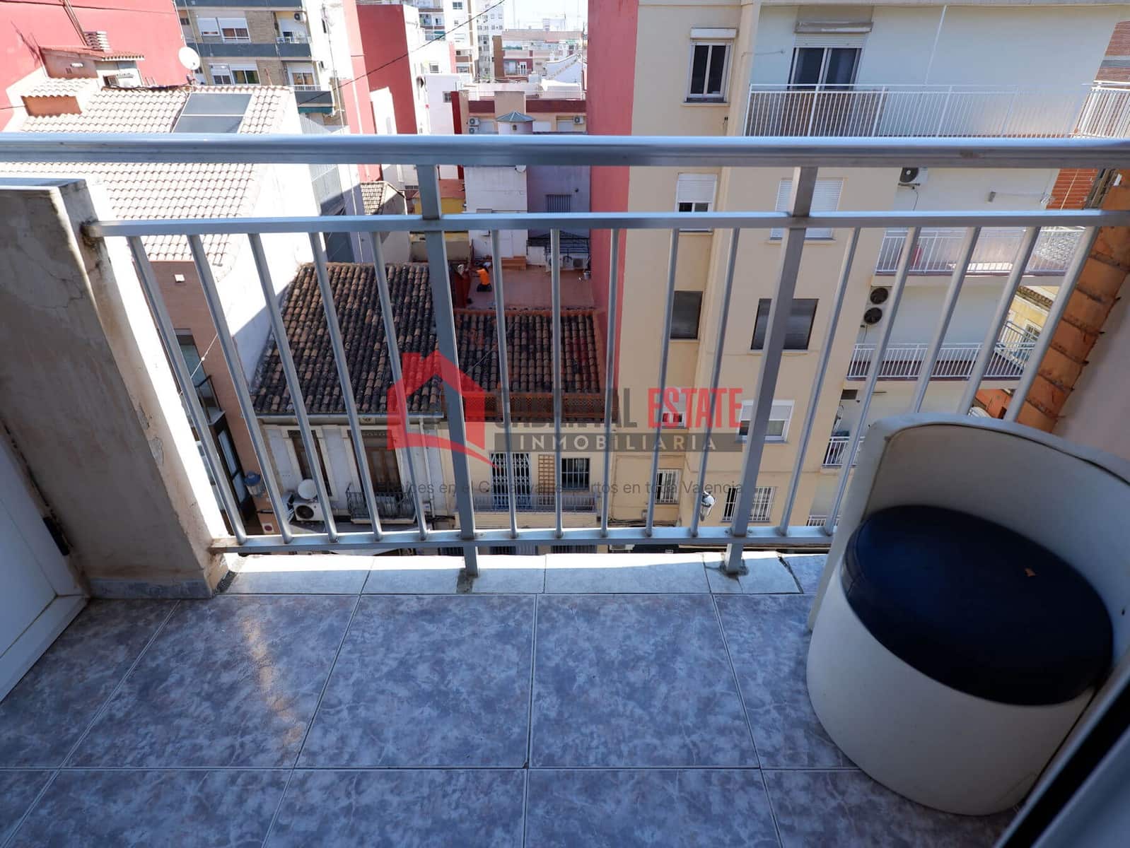 3 bedroom Apartment for rent in Valencia city - € 1,300 (Ref: 9861464)