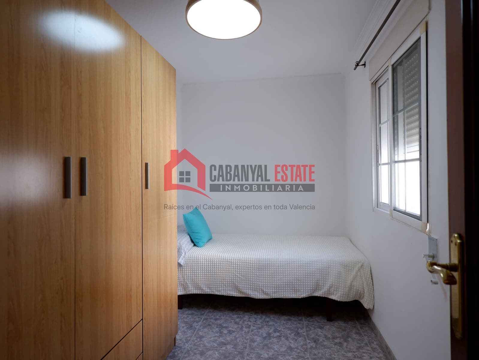 3 bedroom Apartment for rent in Valencia city - € 1,300 (Ref: 9861464)