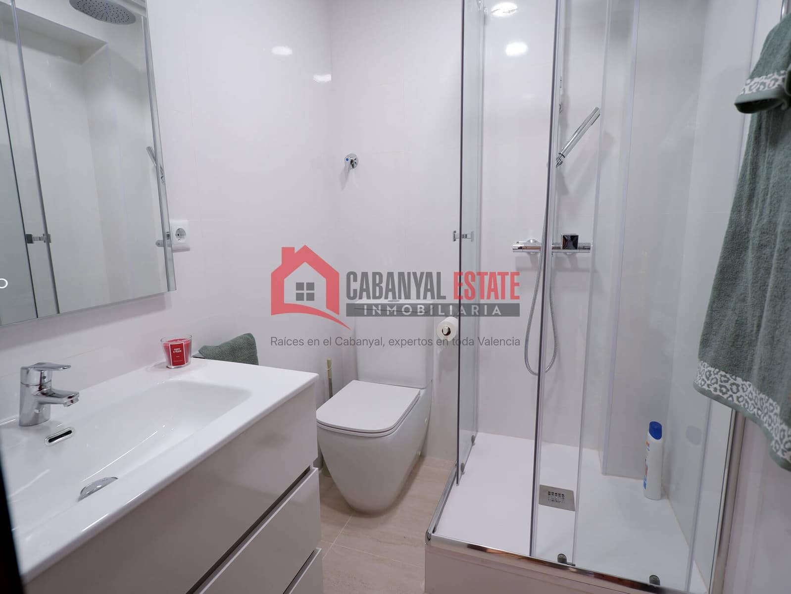 3 bedroom Apartment for rent in Valencia city - € 1,300 (Ref: 9861464)