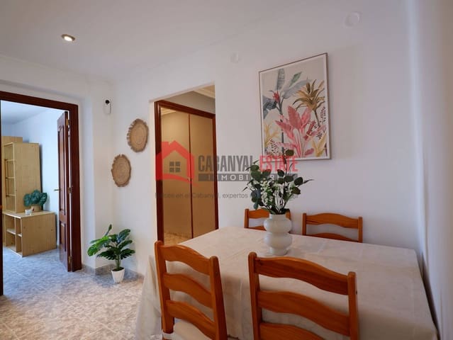 3 bedroom Apartment for rent in Cabanyal-Canyamelar, Valencia city - € 1,300 (Ref: 9861464)