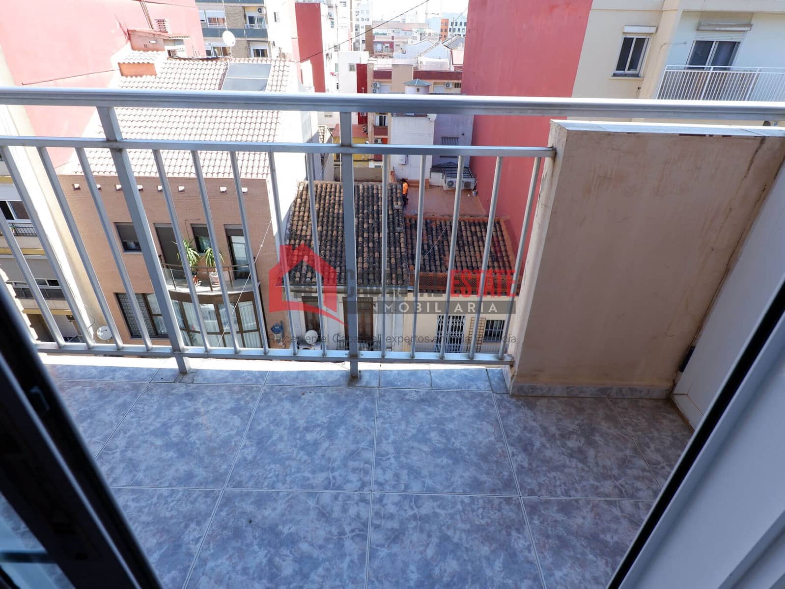 3 bedroom Apartment for rent in Valencia city - € 1,300 (Ref: 9861464)
