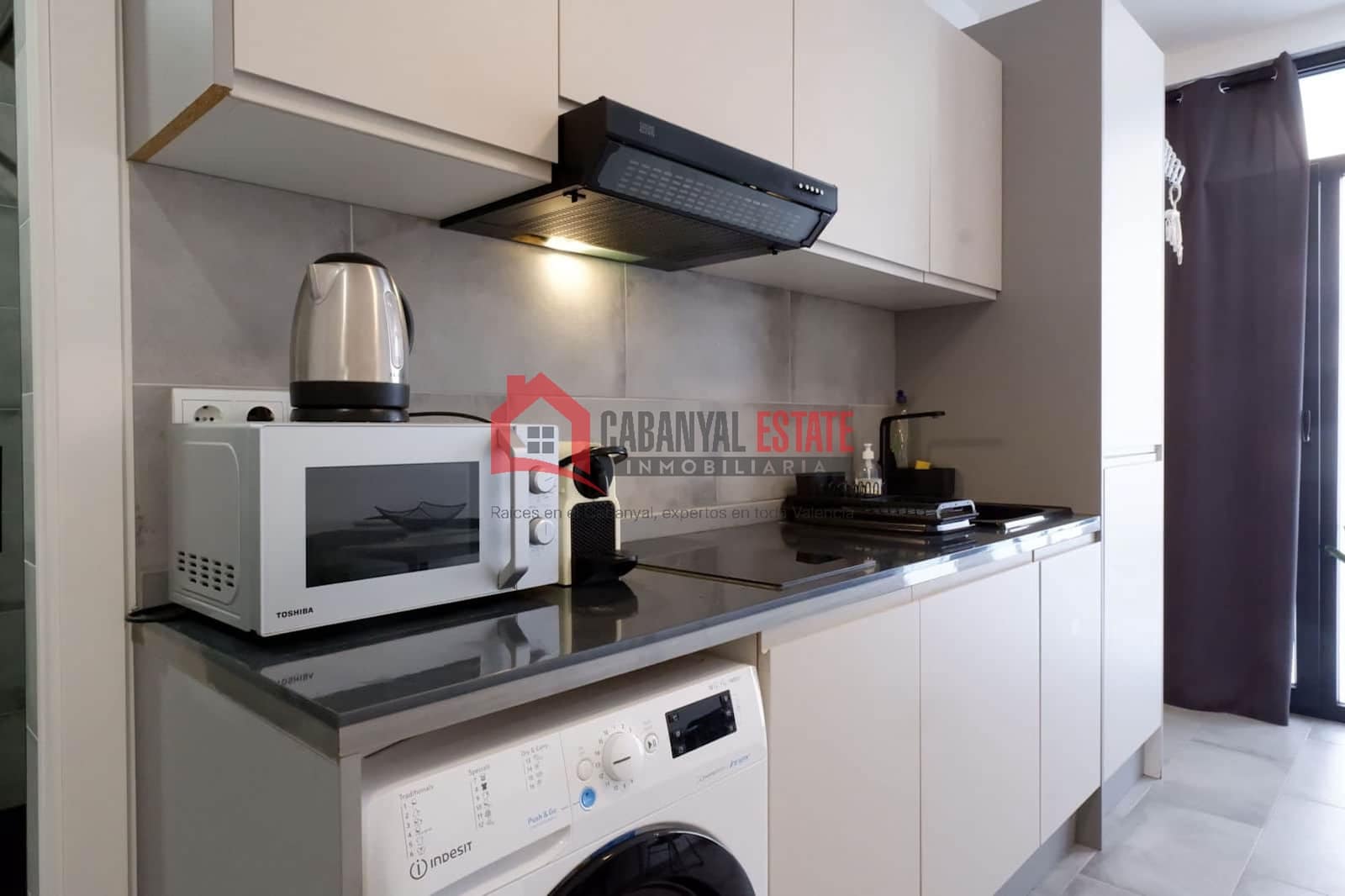 2 slaapkamer Appartement te koop in Valencia stad - € 139.000 (Ref: 9912621)