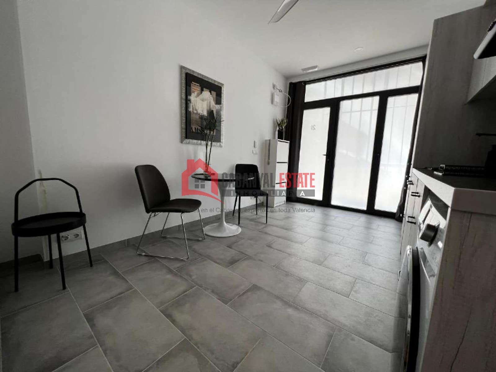 2 slaapkamer Appartement te koop in Valencia stad - € 139.000 (Ref: 9912621)
