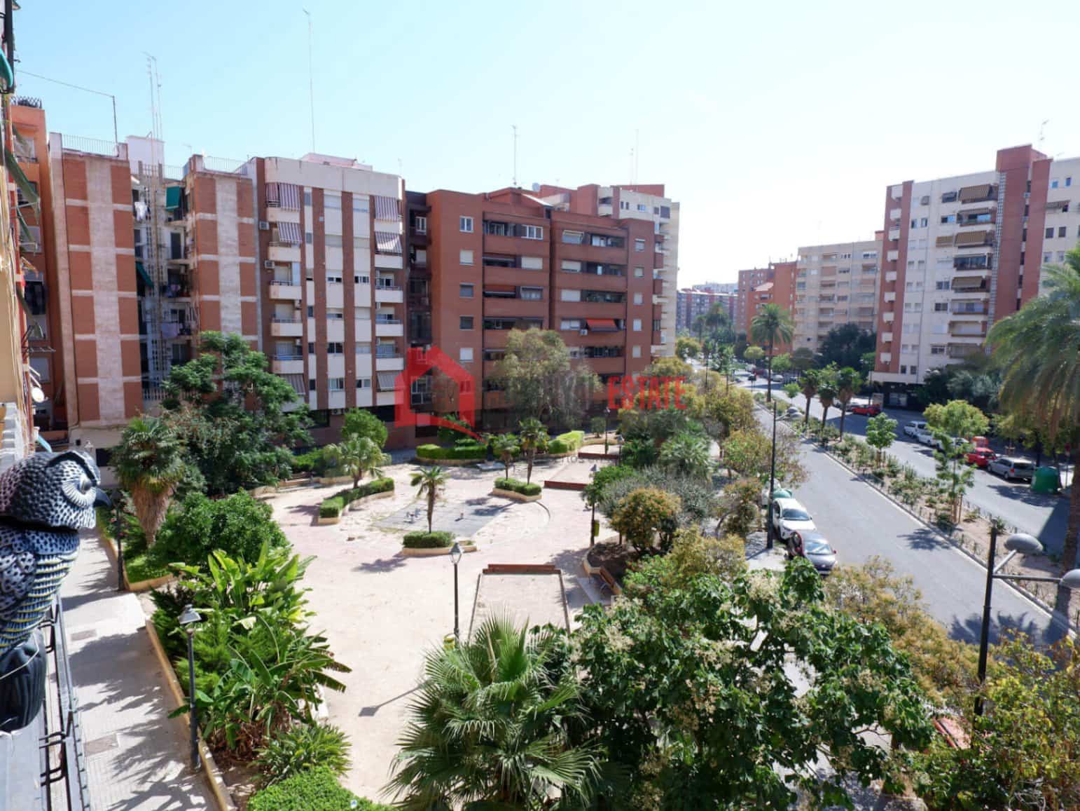 3 bedroom Apartment for rent in Valencia city - € 1,300 (Ref: 9945293)
