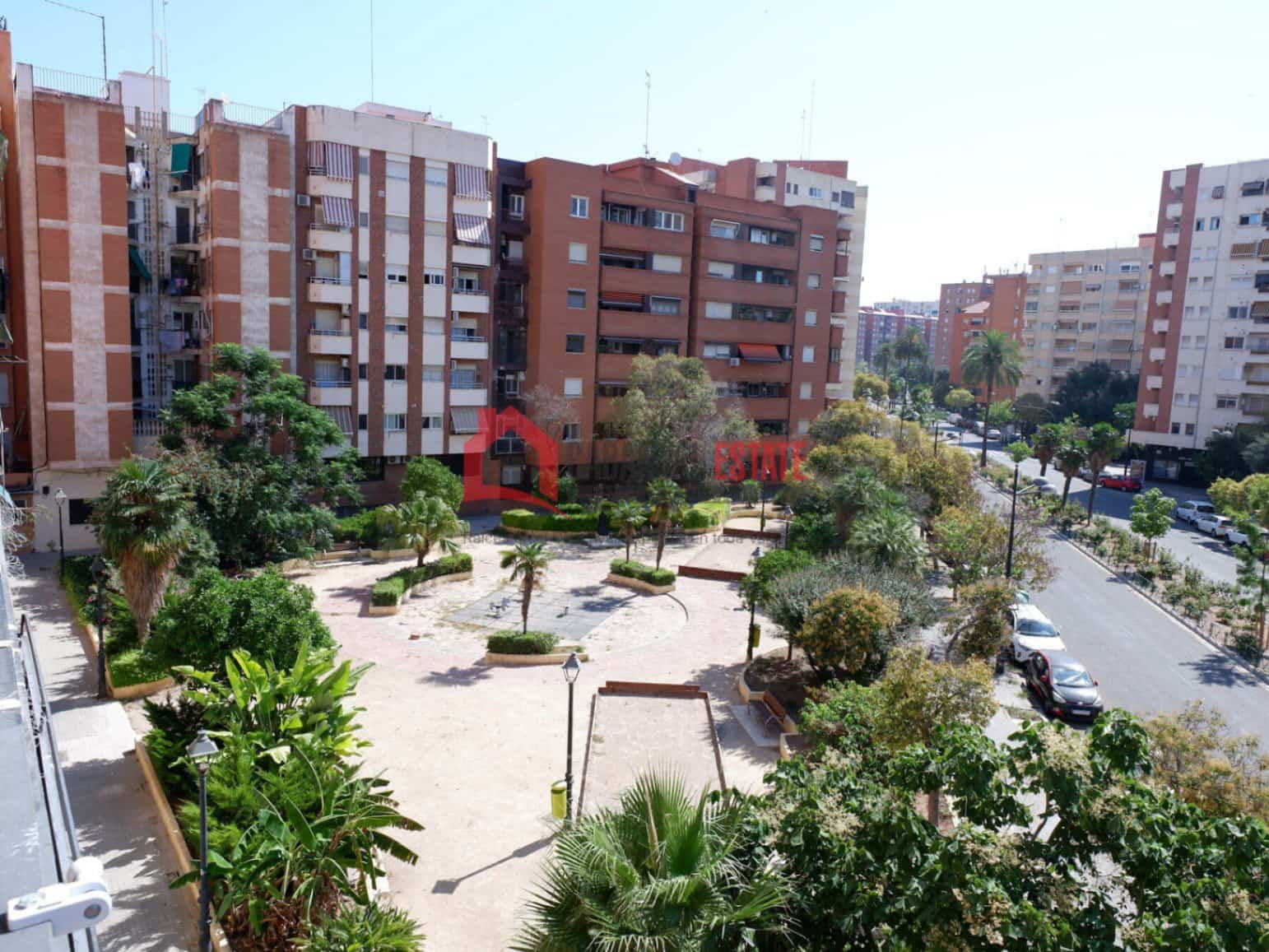 3 bedroom Apartment for rent in Valencia city - € 1,300 (Ref: 9945293)