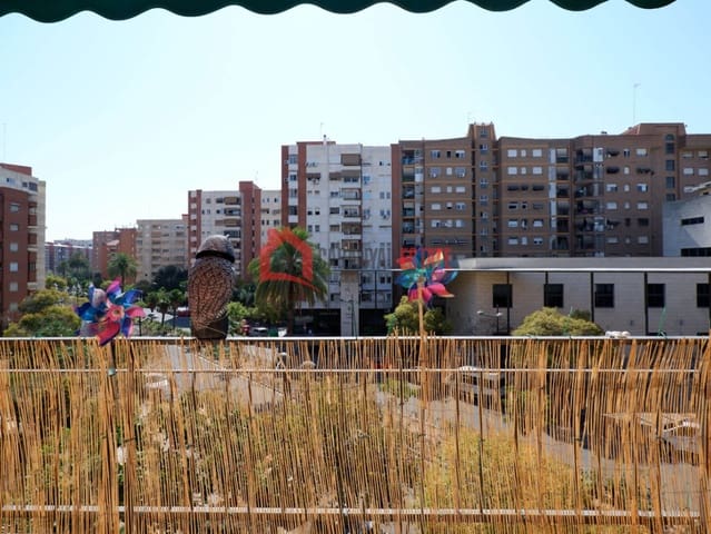 3 bedroom Apartment for rent in Algiros, Valencia city - € 1,300 (Ref: 9945293)