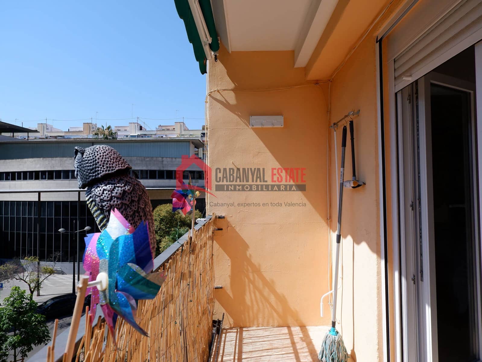 3 bedroom Apartment for rent in Valencia city - € 1,300 (Ref: 9945293)