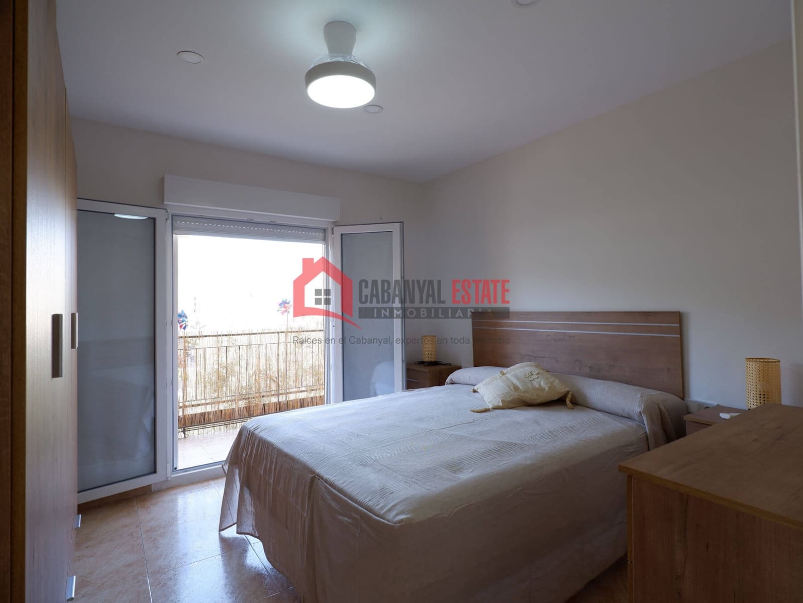3 bedroom Apartment for rent in Valencia city - € 1,300 (Ref: 9945293)
