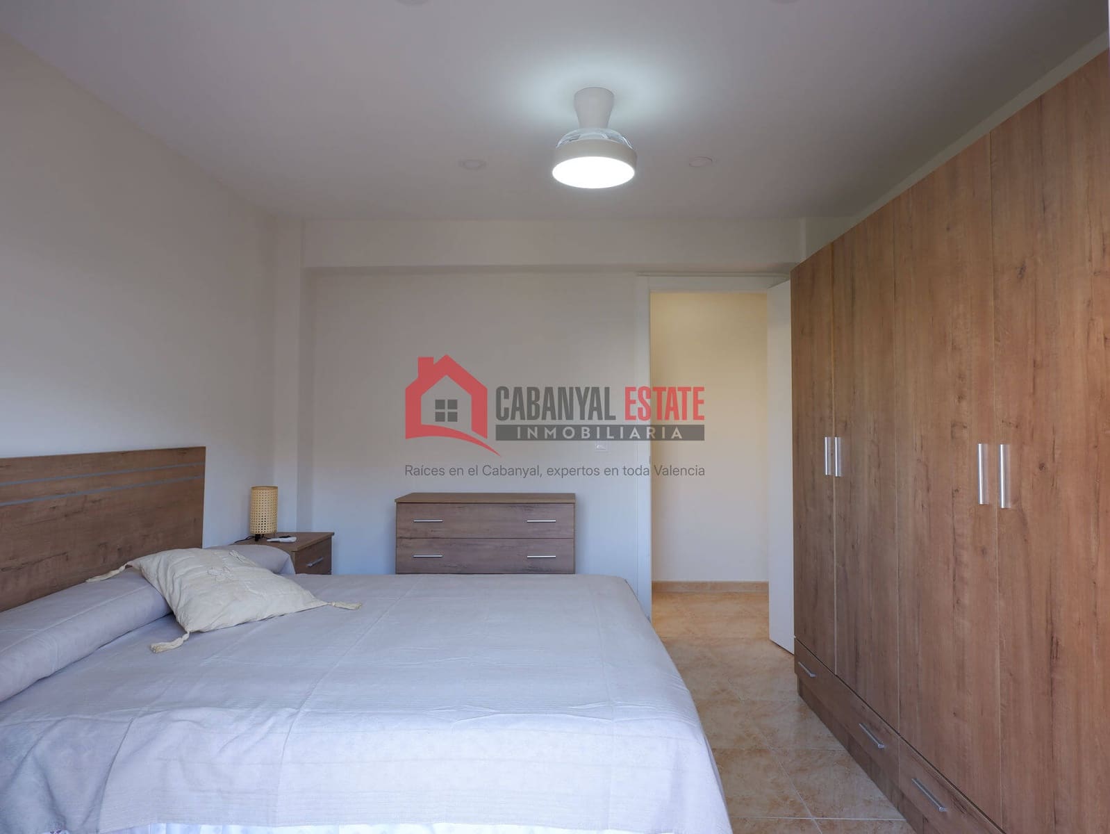 3 bedroom Apartment for rent in Valencia city - € 1,300 (Ref: 9945293)